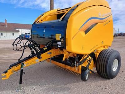New Holland ROLL-BELT 561 Round Hay Baler
