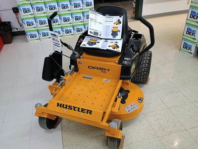 Hustler DASH XD 42 Zero Turn Mower