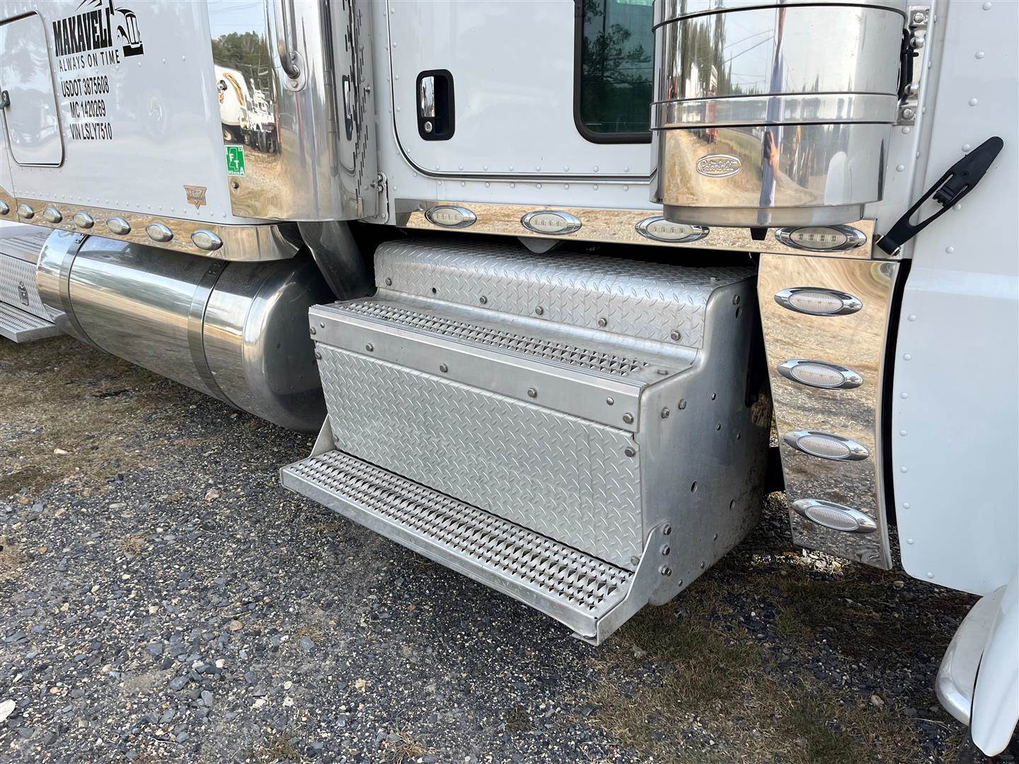 2017 Peterbilt 389 Sleeper Semi Truck For Sale Livingston, LA