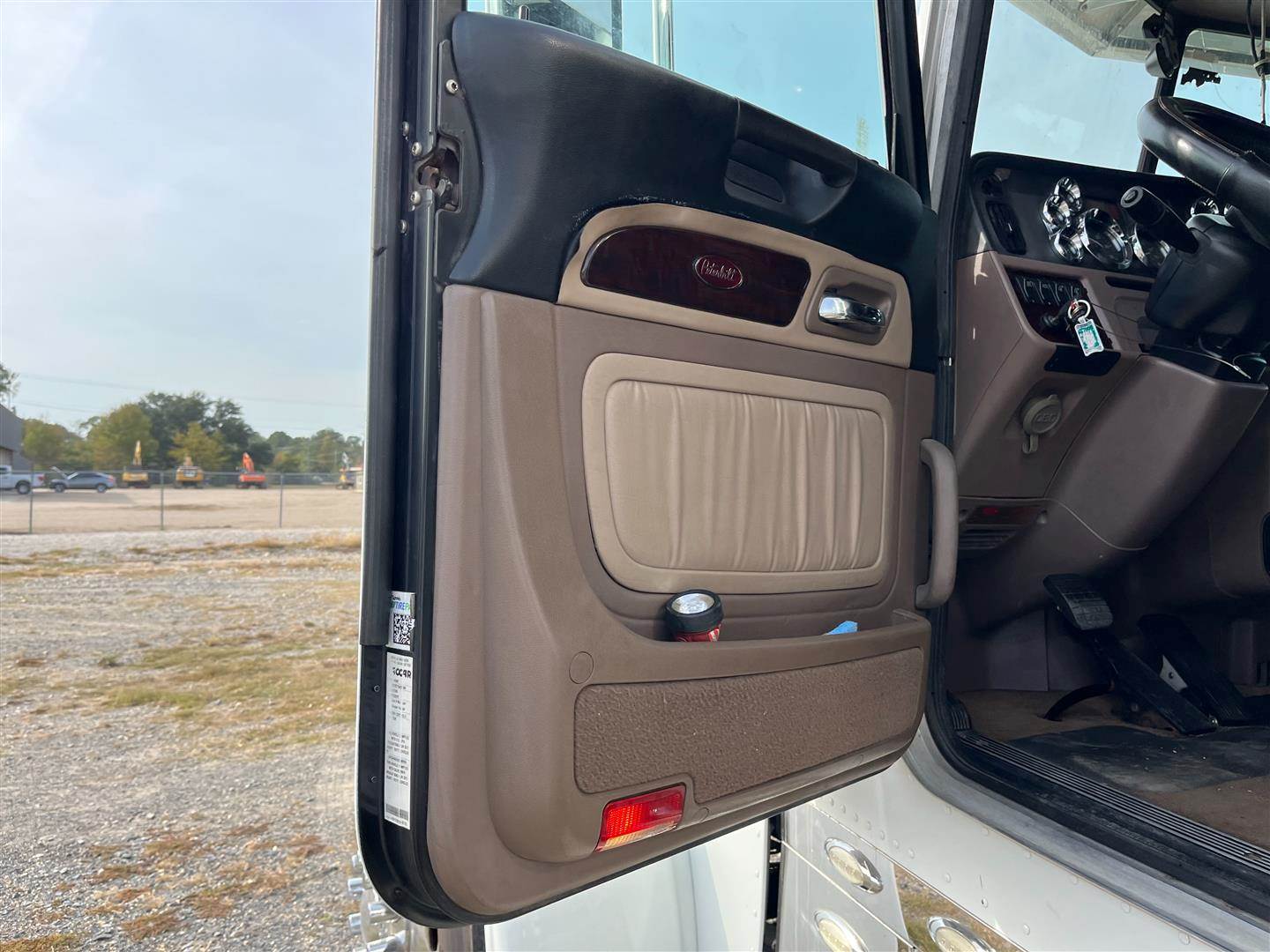 2017 Peterbilt 389 Sleeper Semi Truck For Sale Livingston, LA