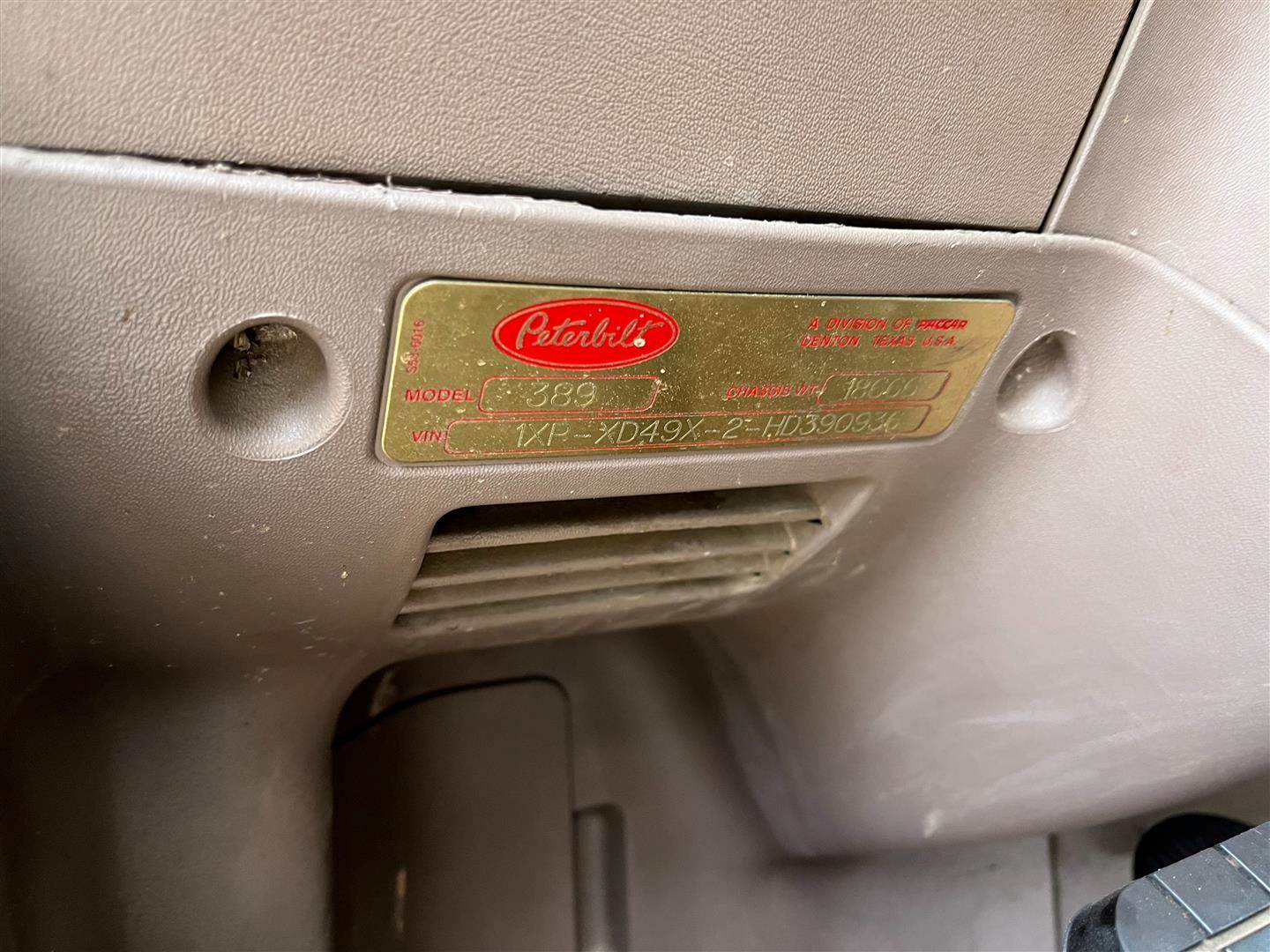 2017 Peterbilt 389 Sleeper Semi Truck For Sale Livingston, LA