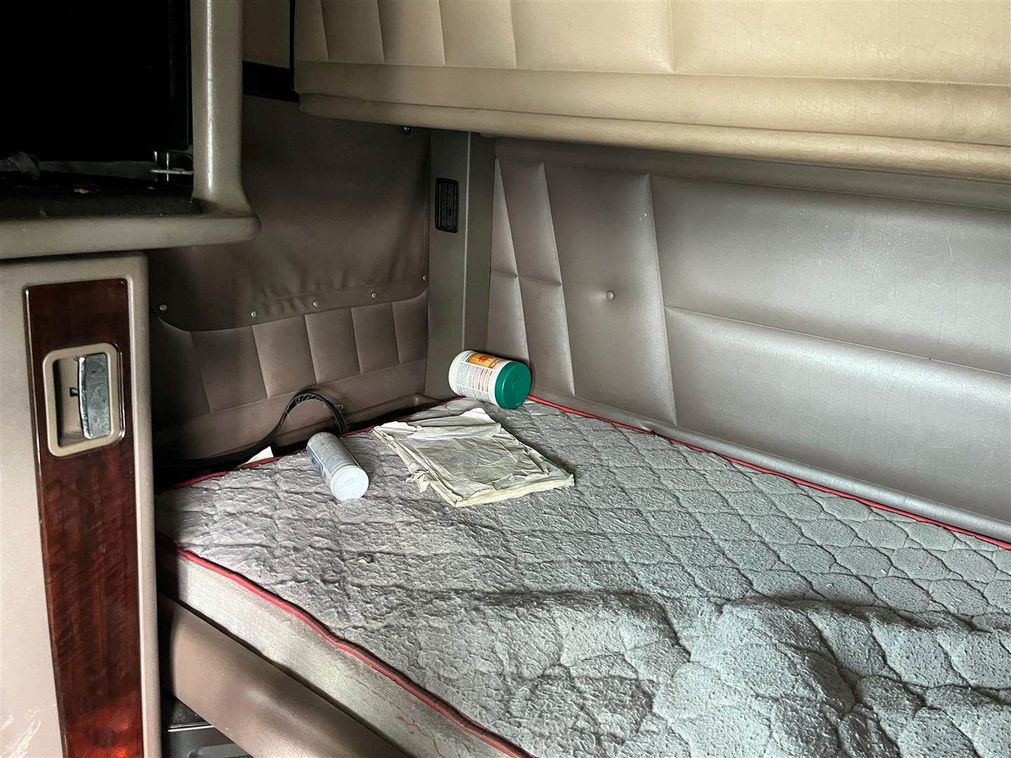 2017 Peterbilt 389 Sleeper Semi Truck For Sale Livingston, LA