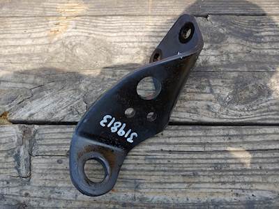 1998 International 4300 Cab Support Bracket, T444E Part# 483917C2