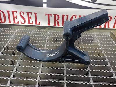 2002 international DT466E Diesel Engine Alternator Mounting Bracket P# 1822041C1