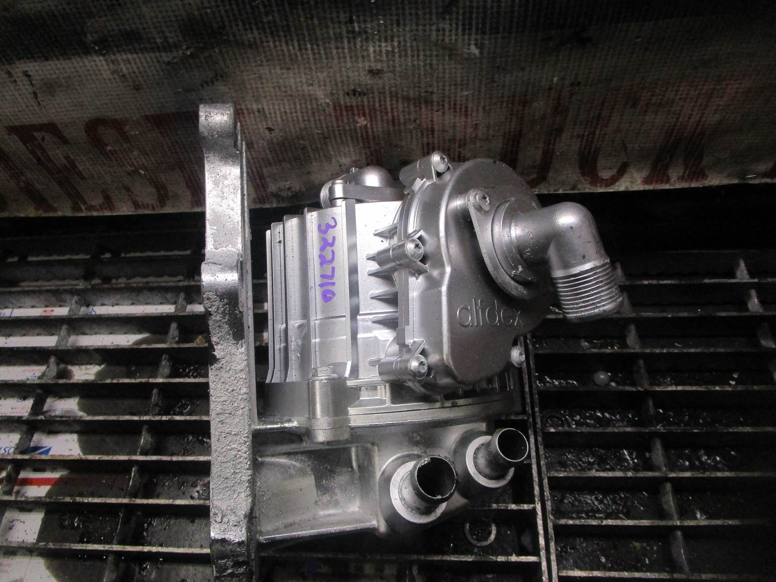 International Maxxforce DT Diesel Engine Breather Assembly and Housing