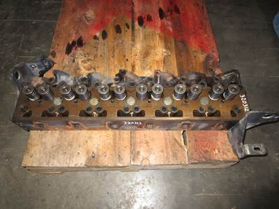 2000 Mack Renault 6.2L Straight 6 MIDR Diesel Engine Cylinder Head PN# 426886 , 5600426886