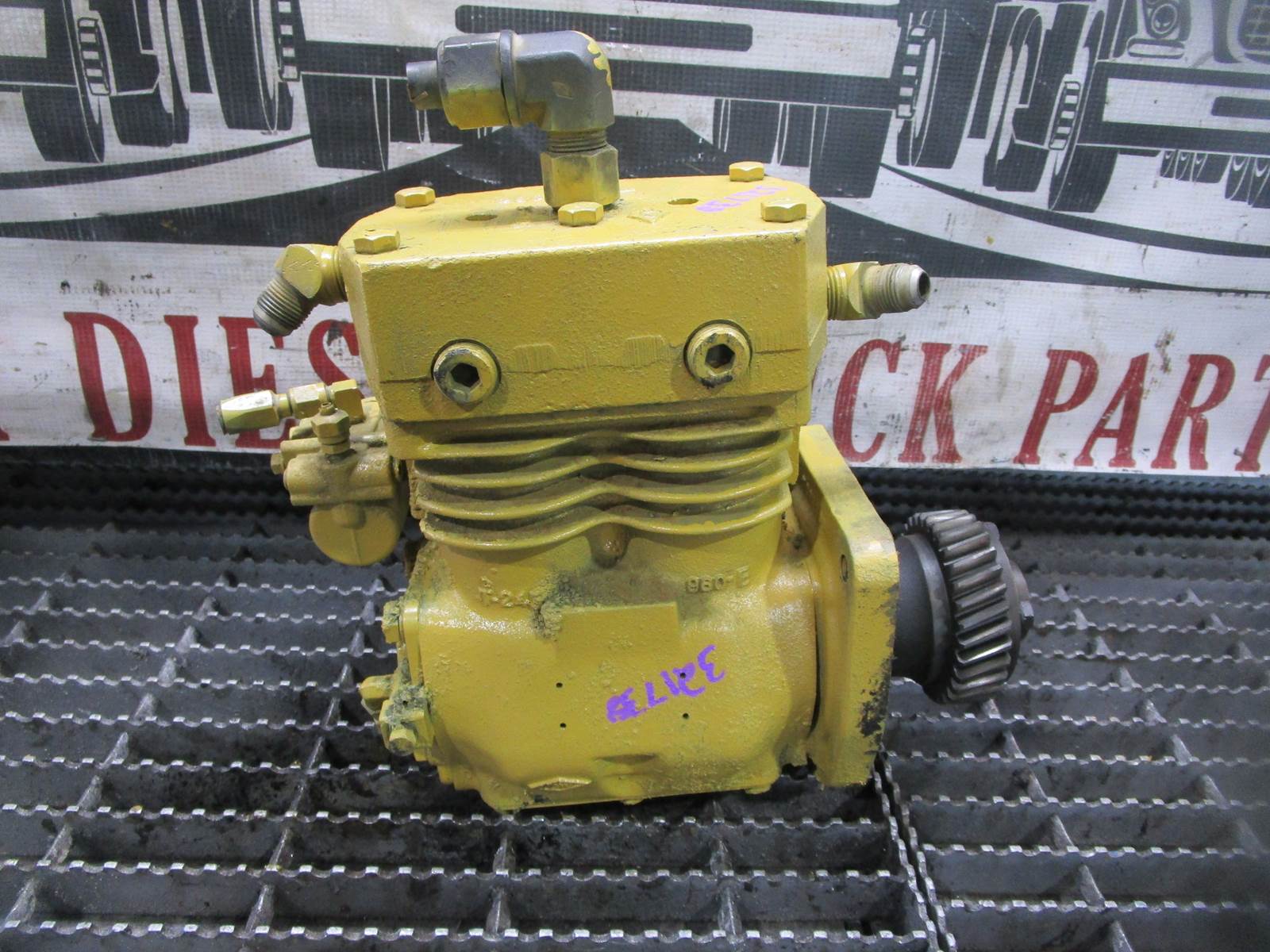 Bendix TUFLO 501 Air Brake Compressor fits Caterpillar 3406B Diesel