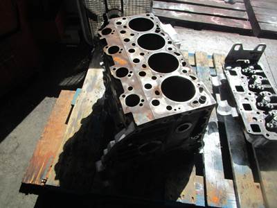 2004-2006 Mercedes-Benz OM924LA Diesel Engine Cylinder Block / Engine Block OEM-Part