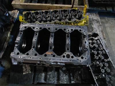 2008 Mitsubishi Fuso 4M50 Diesel Engine Cylinder Block OEM Part 7626N
