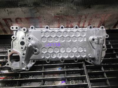 1998 1999 2000 2001 2002 2003 Genuine Isuzu NPR 4HE1 Diesel Engine Oil Cooler Cover