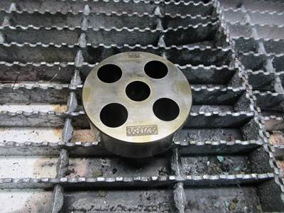 (GOOD USED) 2004-2006 Cummins ISX Diesel Engine Idler Shaft OEM-Part# 3680239