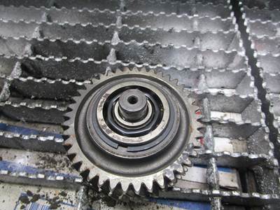 (GOOD USED) INTERNATIONAL VT365 BELLHOUSING GEAR P#F-553508