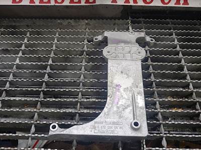 2011 Detroit DD15 Diesel Engine Air Cleaner Support Bracket Part# A4720940441