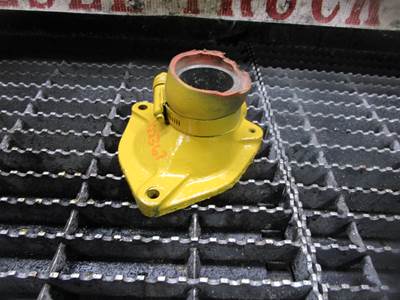 (GOOD USED) Caterpillar C10 / C12 Diesel Engine Oil Cooler Elbow