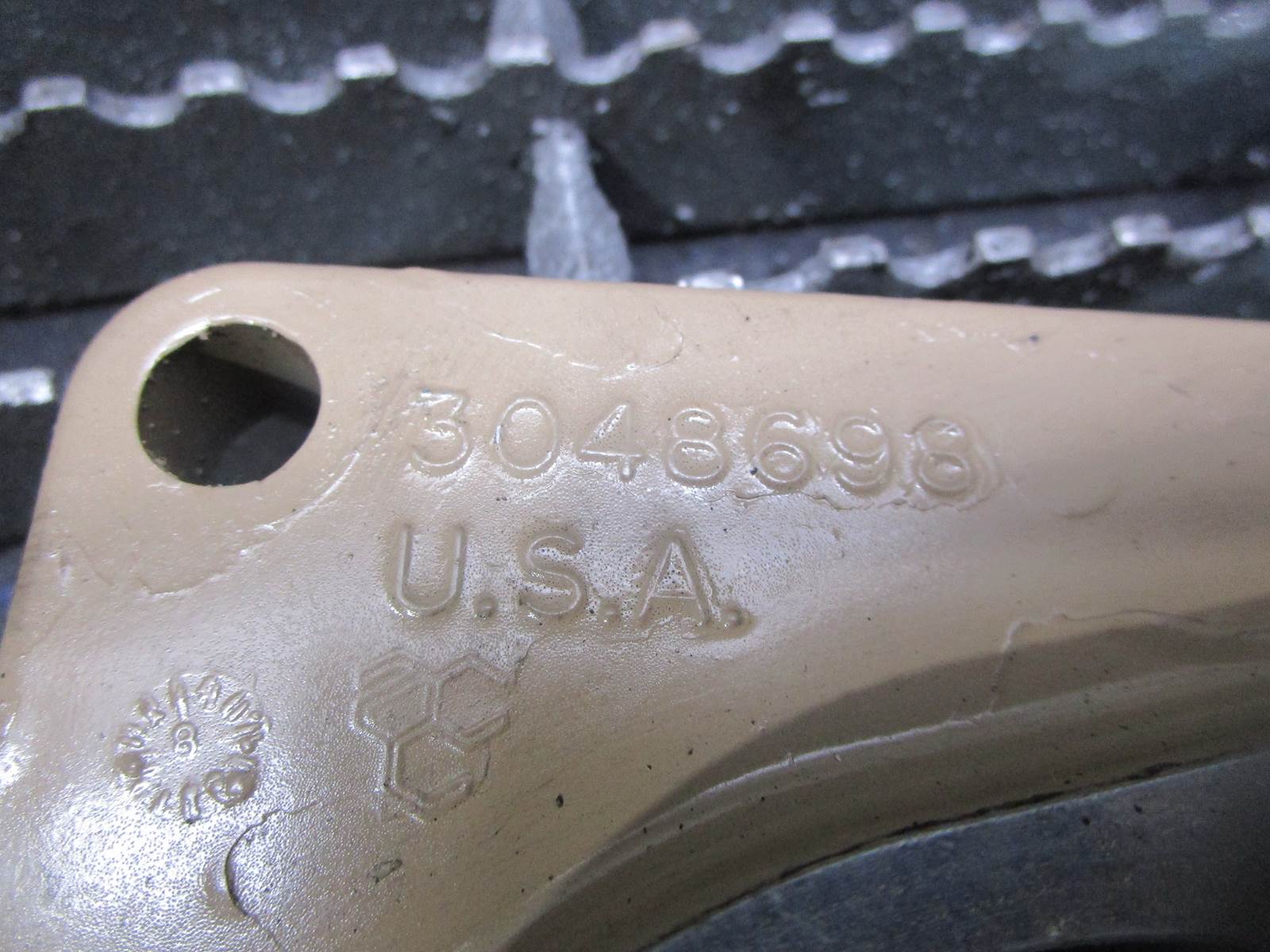 (GOOD USED) Cummins L10 Diesel Engine Hydraulic Pump Adapter Bracket