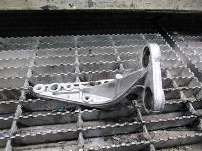 (GOOD USED) Detroit DD15 Engine Mount P#A4720981639