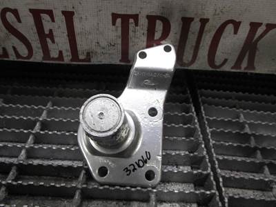 Ford Truck with Caterpillar Diesel Engine Rear Motor Mount OEM P# E2HT-6A070-BA Bracket Support