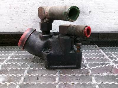 International Diesel Engine Water Coolant Outlet 1664605C1