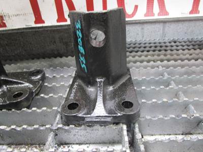 (GOOD USED) International DT466E Diesel Engine Rear Motor Mount P# 3532953C1