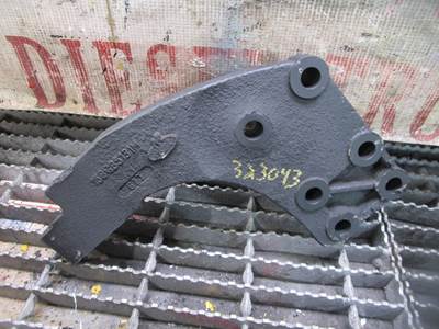 (Good Used) Mack Diesel Engine Motor Mount Part# 158GB5131M