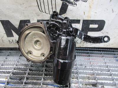 (GOOD USED) Mercedes-Benz OM906LA Engine Oil Filter Housing A9061802210