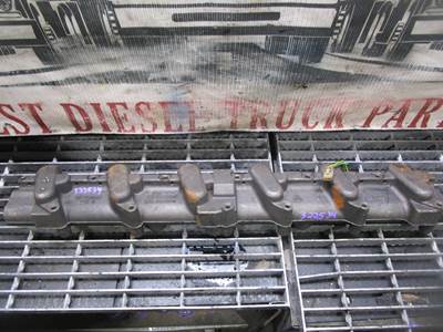 2004-2006 International DT466E (EGR) Diesel Engine High Pressure Oil Rail Part# 1841968c4