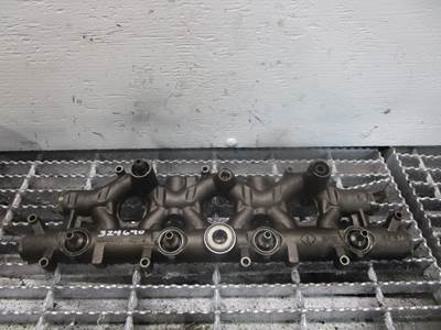 2004 2005 2006 International VT365 6.0L Diesel Engine High Pressure Oil Rail OEM 1854701C1