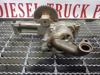 2000 Caterpillar 3126 Diesel Engine OEM Oil Pump Part# 189-8777, 4W2233