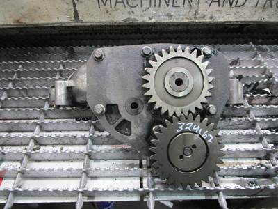 (GOOD USED) Cummins ISX Diesel Engine Oil Pump OEM-P# 237320C, 4026691