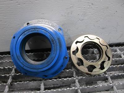 2004 2005 2006 International DT466E Oil Pump Housing and Gear Set 1841319C2