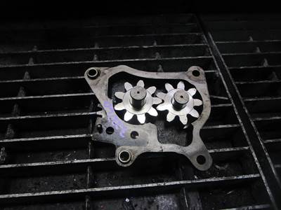 (GOOD USED) Isuzu 4HE1 Diesel Engine Oil Pump Assembly OEM-Part