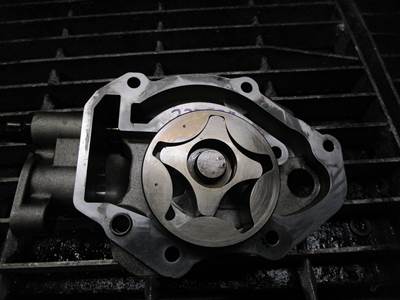Mercedes-Benz OM926LA Engine Oil Pump