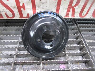 International Diesel Engine Water Pump Pulley Part# 1818129C2