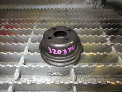 (GOOD USED) 2005 Kubota D722 Diesel Engine Fan Hub Pulley OEM-Part