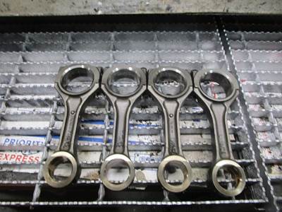 (GOOD USED) 2011 Isuzu 4JJ1 Engine Connecting Rod SOLD INDIVIDUALLY