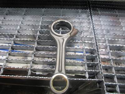 (GOOD USED) Mercedes-Benz OM906LA Engine Rod