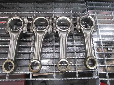 (GOOD USED) Mitsubishi 4D31 Connecting Rod OEM PART
