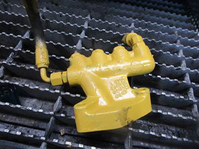 2004-2006 Caterpillar C7 Diesel Engine Oil Manifold Pressure Sensor P# 226-8696