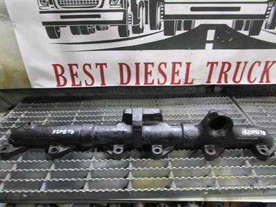 International DT466E Diesel Engine Exhaust Manifold Part# 1844944C1, 1844324C2, 1845085C1