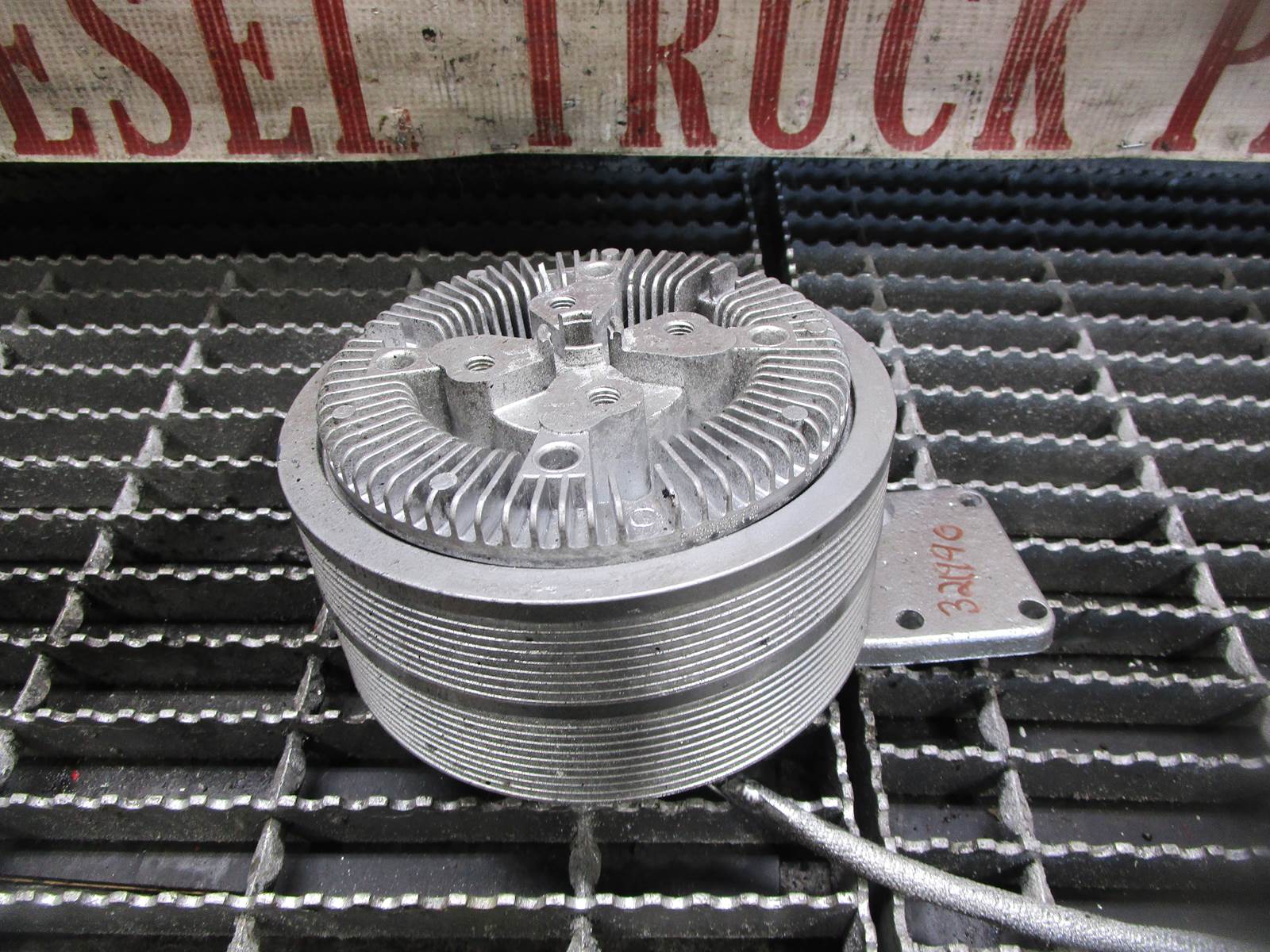 (Good Used Takeoff) Horton Electric Fan Clutch Assembly with Mounting