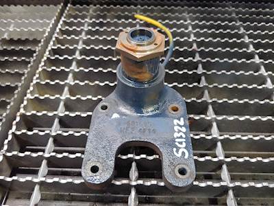 2006 International DT466E Diesel Engine Fan Hub Part# 681695 WF24714