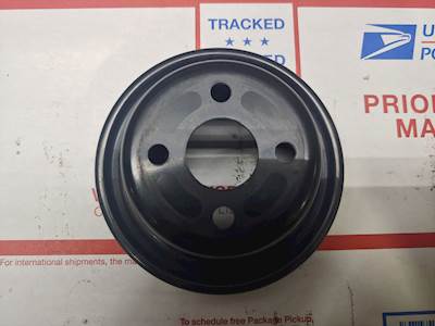 2005 Kubota D905 Non-Turbo 3 Cylinder Diesel Engine Fan Hub Pulley