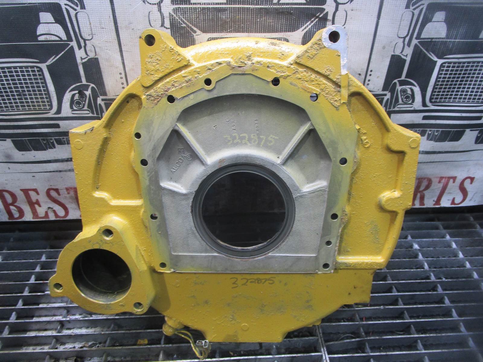 Caterpillar 3208 Diesel Engine Flywheel Housing / Bell Housing Part