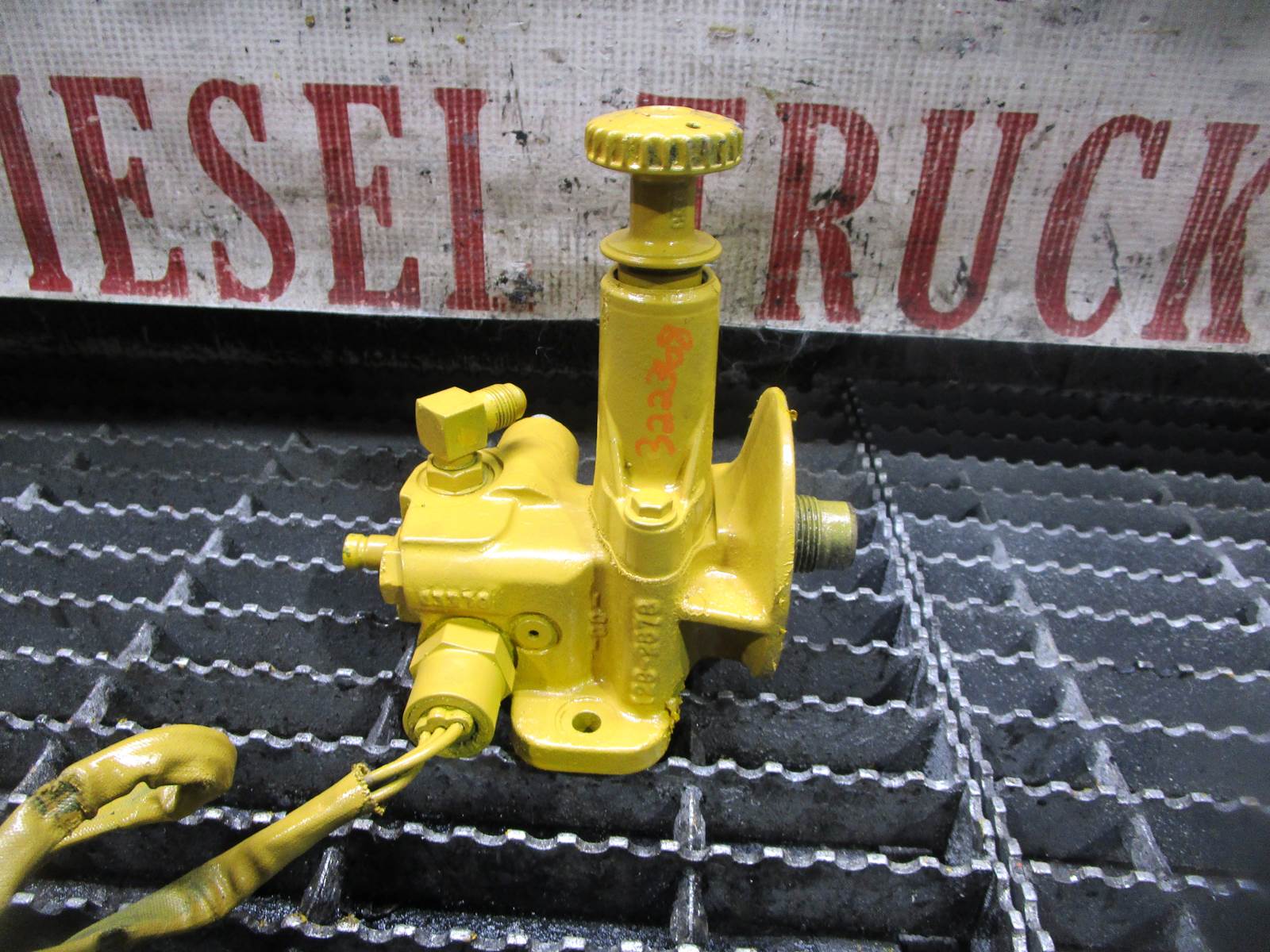 (Good Used Takeoff) Caterpillar C10 / C12 Diesel Engine Fuel Filter