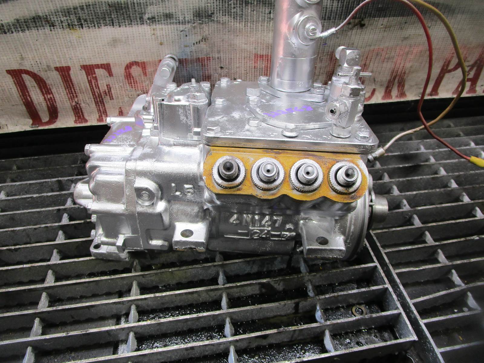 (Good Used Takeout) Caterpillar 3208 V8 Diesel Engine Fuel Injection
