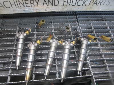 (GOOD USED) International MaxxForce DT Diesel Engine Fuel Injector Part# 5010561R93