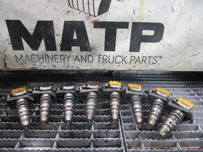 (GOOD USED) International T444E Fuel Injector 1833640C1