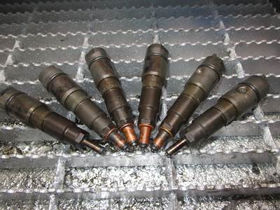 (GOOD USED) Mercedes-Benz MBE 4000 / OM460LA Diesel Engine Fuel Injector Part# A0060175421