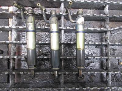 (GOOD USED) Mitsubishi 4D31 Fuel Injector 367-7-48-3211