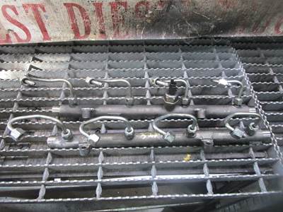 (GOOD USED) International MaxxForce 7 Diesel Engine Fuel Rail OEM-Part
